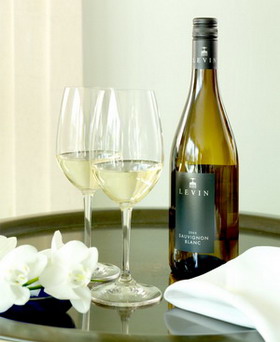 Levin-Sauvignon-Blanc-Glasses